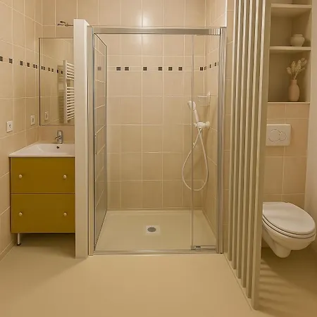 Appartement - Terrasse Et Parking - Piscine *